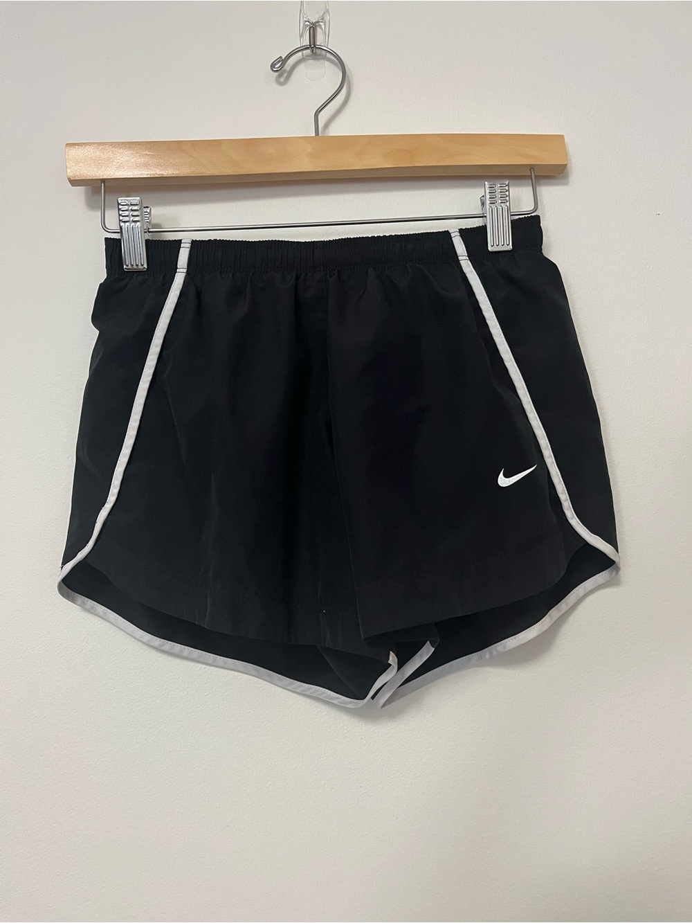 Kids Nike Athletic Shorts in Black Size L